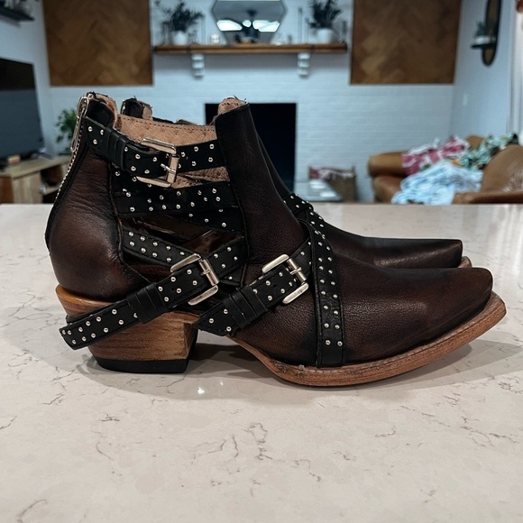 FREEBIRD Wasp NWOB Brown & Black Studded Leather Snip Toe Western Boots Size 7 - Picture 11 of 12